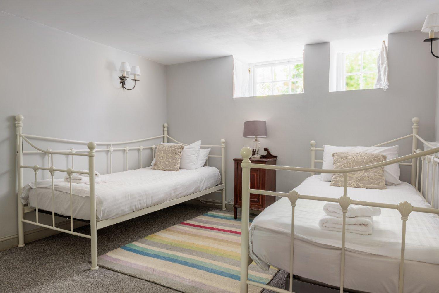 The School Rooms Estate Beautiful, Georgian Apartments With Private Heated Pool And Hot Tub Wifi And Parking Near Bath Box  Eksteriør billede